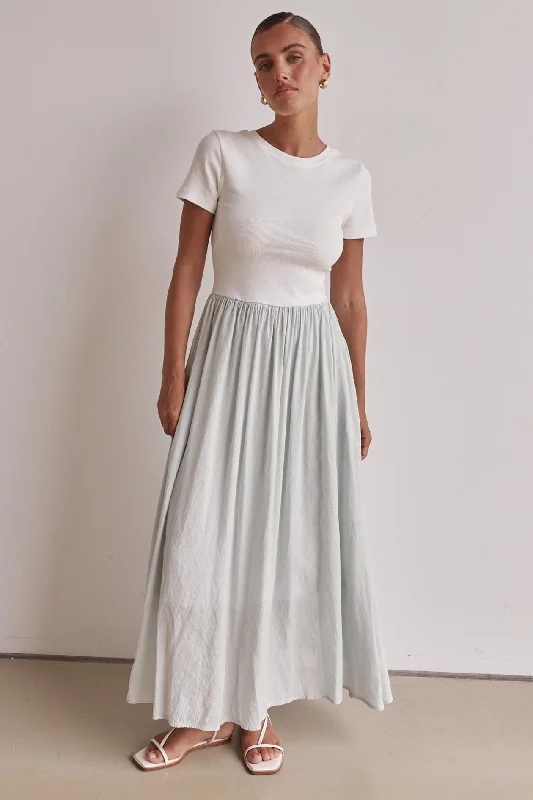 Refresh your wardrobe with high-quality women’s fashion   Tamsin Maxi Dress (White)