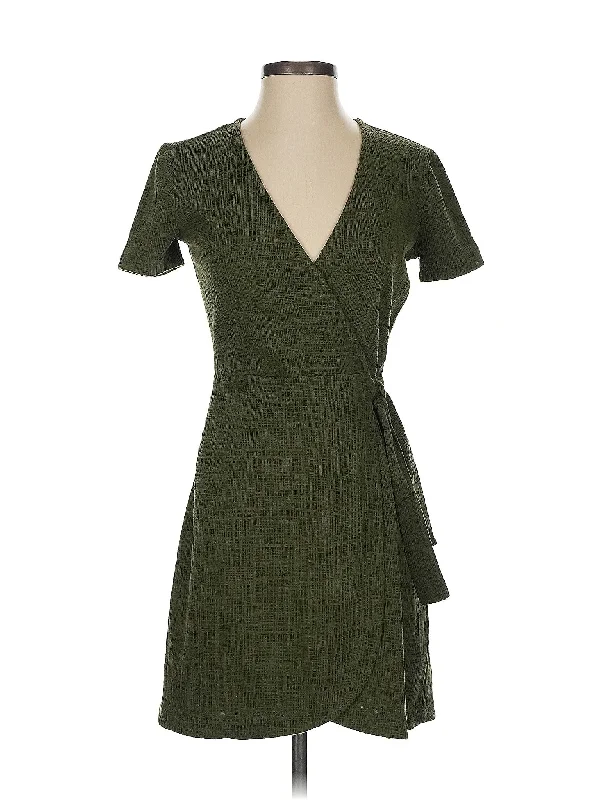 Bold, confident, and stylish women’s clothing   Casual Dress