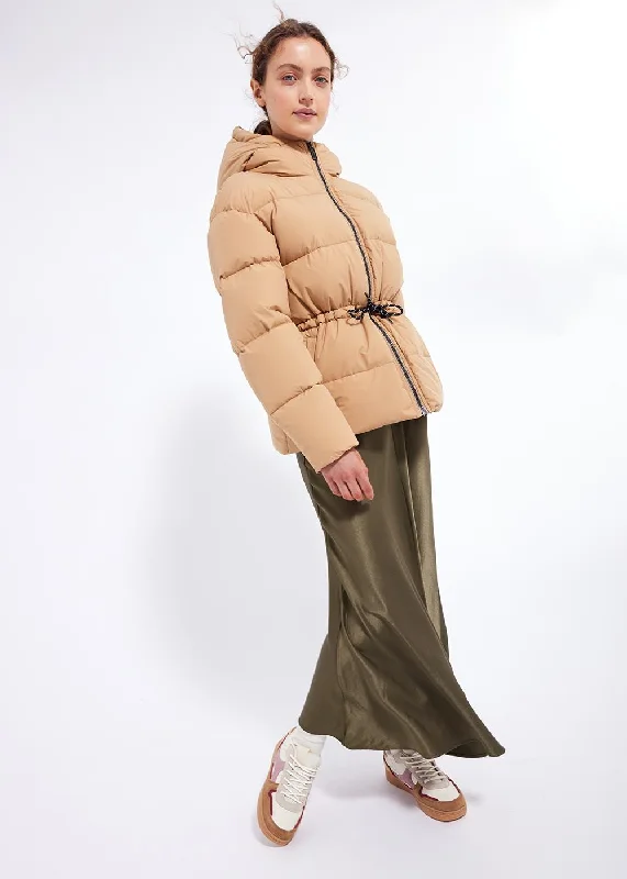 Versatile outfits to transition from day to night   Doudoune Amber Iced coffee